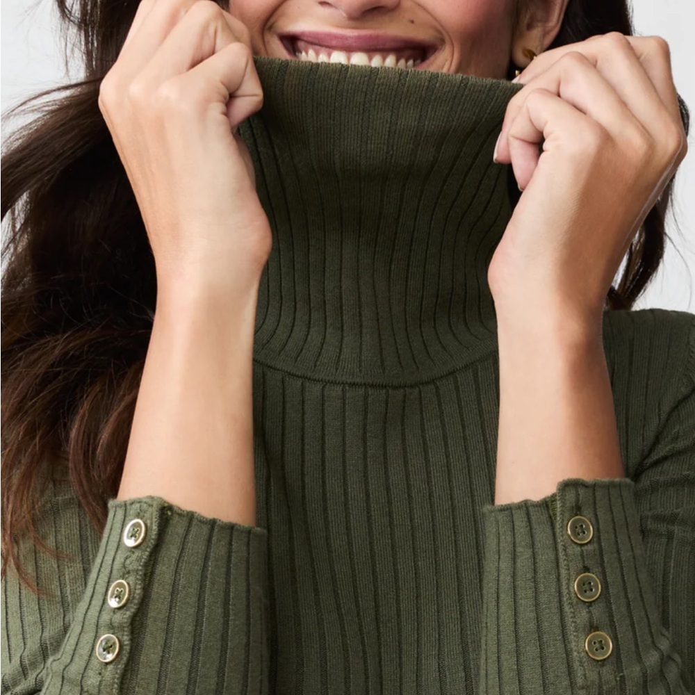 J. McLaughlin Forest Green Ribbed Turtleneck Sweater